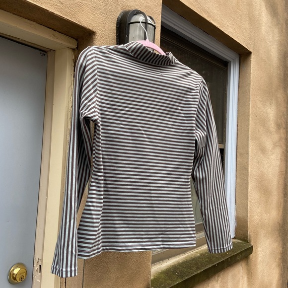 Fashion Brand Company 4 Hole Striped Turtleneck- Rare! - Picture 4 of 5